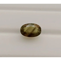 พลอยเขียวส่อง (green sapphire) 2.4 กะรัต คําแนะนําการขายที่ร้อนแรงในเดือนนี้