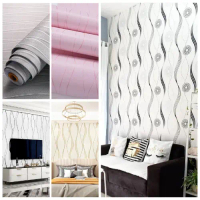 Wallpaper Stiker Dinding Aesthetic Ruang Tamu Motif Garis Gelombang Wave Abu Silver Elegan Mewah