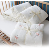 Korean Cherry Embroidery Cotton Baby Bed Quilt Kids Infant Cot Crib Quilts for Baby Bedding Quilts Blanket Lightweight Comforter