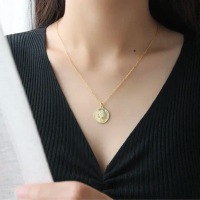 Kalung Titanium Gaya Retro Korea Liontin Koin Kalung Wanita Model Simple Dan Mewah Gold Kulit Rantai