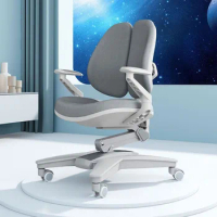 Children's study chair can be lifted and adjusted to correct sitting posture. Books, tables and chairs are luxurious.