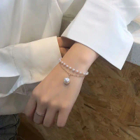 Gelang mutiara dua lapis minimalis bergaya retro trendi untuk wanita, sempurna untuk gaya Hong Kong 