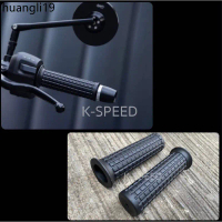 จัดส่งเฉพาะจุด ปลอกมือแต่ง ลายสี่เหลี่ยม for Triumph Speed400 & Scrambler400 x  SX18