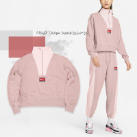 Nike 長袖上衣 NSW Team Sweatshirt 女款 淡粉 粉紅色 高領 寬鬆 短版 立領 休閒 DQ6944-601