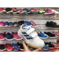 帝安諾-adidas AltaRun Shoes 中童 魔鬼氈 跑鞋 白藍 BA9419
