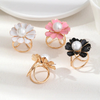 2026 Ready Stock Korean Simple Camellia Three-Ring Scarf Buckle Brooch Scarf Buckle Shawl Buckle Pea