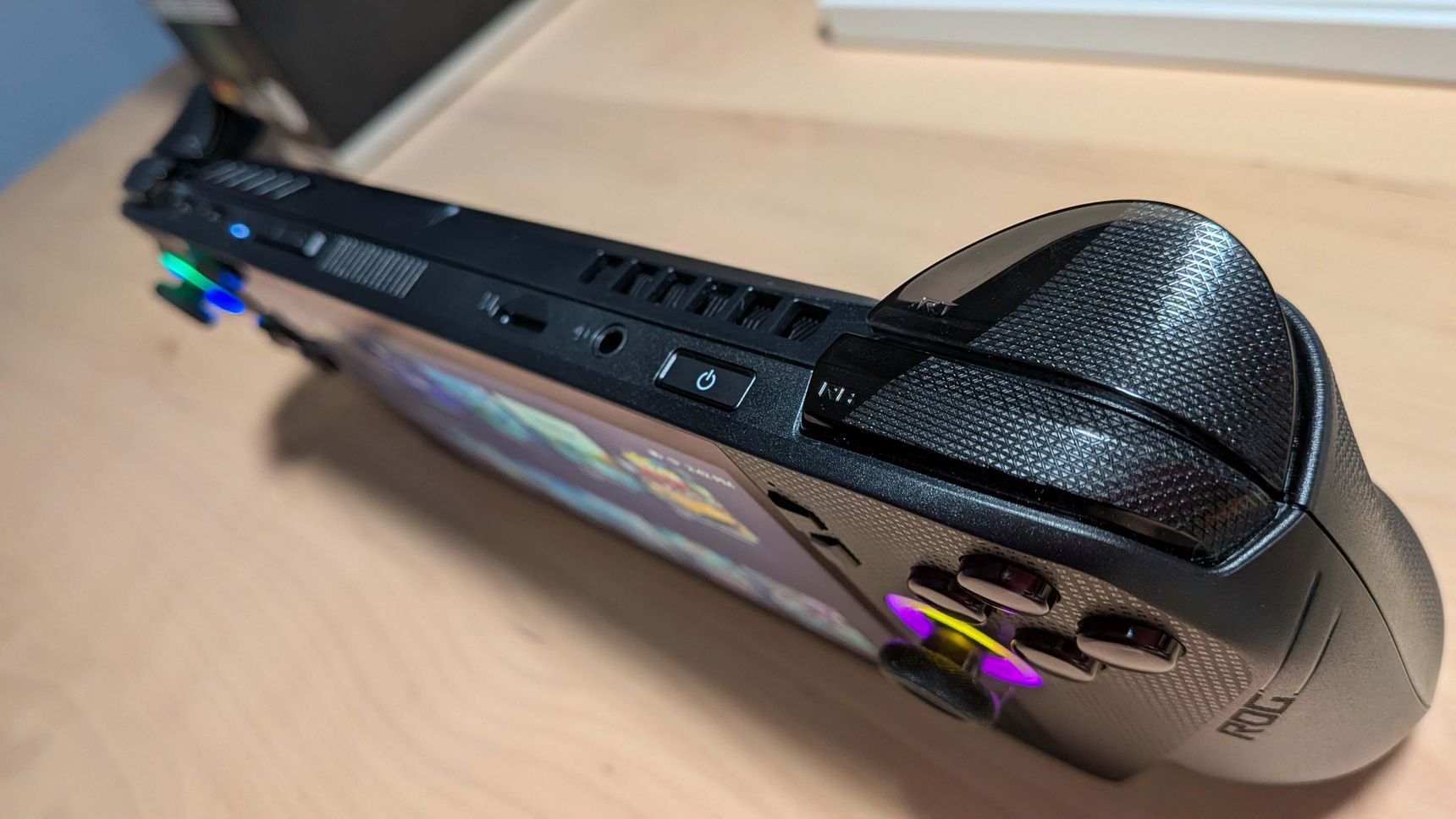 Asus ROG Xbox Ally X レビュー：プレミアム性能と曖昧な 