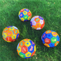 ลูกบอลสำหรับเด็ก 2 เบอร์เล็กฟุตบอลปริศนาตัวเลขเด็กอนุบาลที่มีสีสันการเรียนรู้ของเล่นเป่าลมสีฟุตบอล