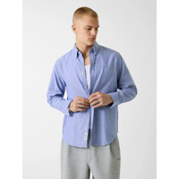 GUESS เสื้อเชิ้ตผู้ชาย รุ่น M6YH04W2841 - สีฟ้า