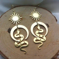 Long snake earrings Schlangen Ohrringe Mond earrings brass Messing gold witchy hippie Sonne sun moon charm celestial gift