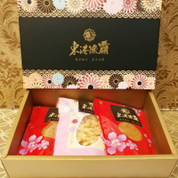 【東港漁霸】繁星馥郁禮盒 --- 兩包旗魚鬆及一包休閒食品(如魷魚絲) + 禮盒