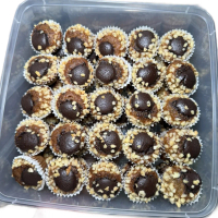 KEK PISANG BITE BUTTON NUTS Food Snack