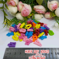 Huruf Doff Warna Kode 2 Charm Huruf Doff Mini Manik Huruf Plastik Mote Huruf Monte Huruf