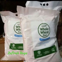 Naturich Whole Wheat Flour/Tepung Gandum Utuh 500 gram ( Repack)