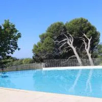 住宿 LUBERON, magnifique Résidence Golf de Provence, Piscine, Fitness, Tennis 索馬訥-德沃克呂茲