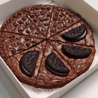 Fudge Bliss Brownie บราวนี่หนึบพรีเมียม ช็อกโกแลตแท้ เนยแท้ หน้าอย่างละครึ่ง