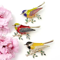 Multi Color Rhinestone Enamelled Bird Brooch Cute Vivid Flying Feather Animal Brooches Scarf Dress Coat Lapel Pin Gift Wholesale