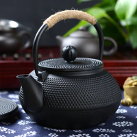 Japan Southern Cast iron kettle old iron pot shells Japanese tea pots health boiler scale iron pot 600ml