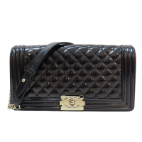 【二手名牌BRAND OFF】CHANEL 香奈兒【激安價】 黑色 亮面 漆皮 菱格紋 CHANEL BOY 肩背包 銀扣