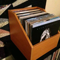 Rak vinyl rak piringan vinyl minimalis kayu mahoni