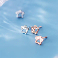 สินค้าขายดี  จัดส่งฟรี กทม Paw Earrings ต่างหูเงินแท้ S925 [MERCELO]
