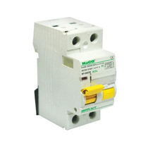 อุปกรณ์ป้องกันไฟรั่ว-ไฟดูด รุ่น R7-240/30 สีขาว