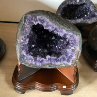 天然 烏拉圭🇺🇾5A財寶袋圓洞型 紫晶洞 紫水晶洞  🔮 靠山 天然聚寶甕 😘系列 8.2kg 編號:495