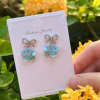 HaiMei | Anting Model Bunga Biru Pita Berlian AN-021