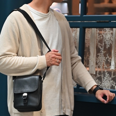 prada 牛皮斜背包的價格推薦- 2025年8月| 比價比個夠BigGo