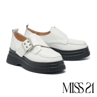 厚底鞋  MISS 21 跩跩極簡風銀色大方釦全真皮大頭厚底鞋－白