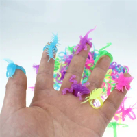 10 Pcs Novelty Fun Fluorescent Effect Mini Plastic Centipede Snake Gecko Insect Ring Toy Model Toy Horror Weird Halloween Gift