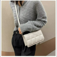 Tas Selempang Wanita Andin Import Batam