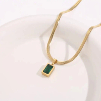 kalung pipih titanium gold fashion wanita plus liontin kotak hijau harian perempuan antI karat anti 