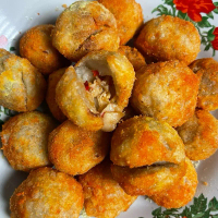 Frozen Food Makanan cilok cimol crispy pedas asin chili oil Ayam Instan Bakso
