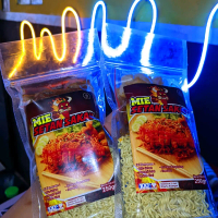 Mie Setan Sakau Instan + baso urat + pangsit kering