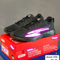 sepatu sport Pum4 full black size 42½ dan 44 sepatu sport hitam polos