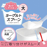日本直送 skater矽膠勺子餐具 主要設計是容易食用到容器裡的優格或布丁的等食物  因為耐熱也可以喝來喝湯