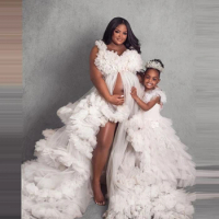 Mother And Daughter Puffy Tulle Dresses Elegant Ruffles Tiered Mesh Mommy And Me Photography Gowns High Slit Fluffy Prom Party D