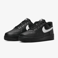 【NIKE 耐吉】休閒鞋 Air Force 1 07 男款 女鞋 穿搭 復古 流行 空軍一號 黑色 白色(FZ0627-010)