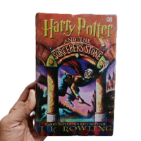 NOVEL HARRY POTTER AND THE SORCERERS STONE