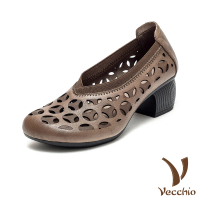 【Vecchio】真皮跟鞋 粗跟跟鞋 縷空跟鞋/真皮頭層牛皮幾何縷空V口造型粗跟鞋(卡其)