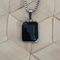 KALUNG LIONTIN TITANIUM MODEL KOTAK BATU ONIX