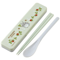 小禮堂 宮崎駿 龍貓 盒裝兩件式餐具組 Ag+ (綠藍草莓款)