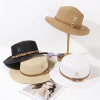 Summer Sun Hat Flat Top Straw Hats For Women New Metal R Letter Fashionable Beach Sun Hat Females Travel Holidays Boater Hat