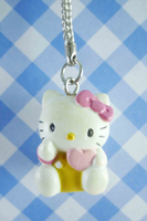 【震撼精品百貨】Hello Kitty 凱蒂貓~KITTY手機吊飾-KITTY坐姿造型-粉愛心