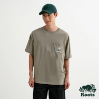 【Roots】Roots 男裝- TRUE NATURE寬版口袋短袖T恤(沙色)