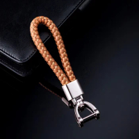 Hand Woven Leather Car Keychain For SAAB 9-3 9-5 9000 Badge Metal 360 Degree Rotating Horseshoe Buckle Keyring For Saab 95 Autos