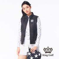 【KING GOLF】速達-女款盾牌刺繡下擺條紋拼接厚款鋪棉背心外套(黑色)