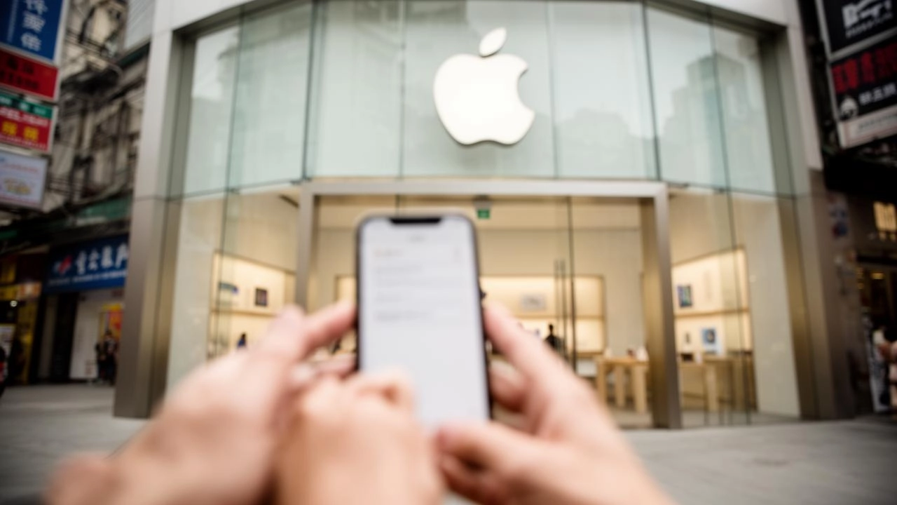 Apple Intelligence cleared for late-October China testing; CXMT sheds over 1 trillion yuan in market value in two months