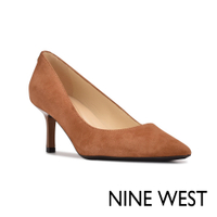 NINE WEST KUNA 9X9 麂皮尖頭高跟鞋-焦糖棕